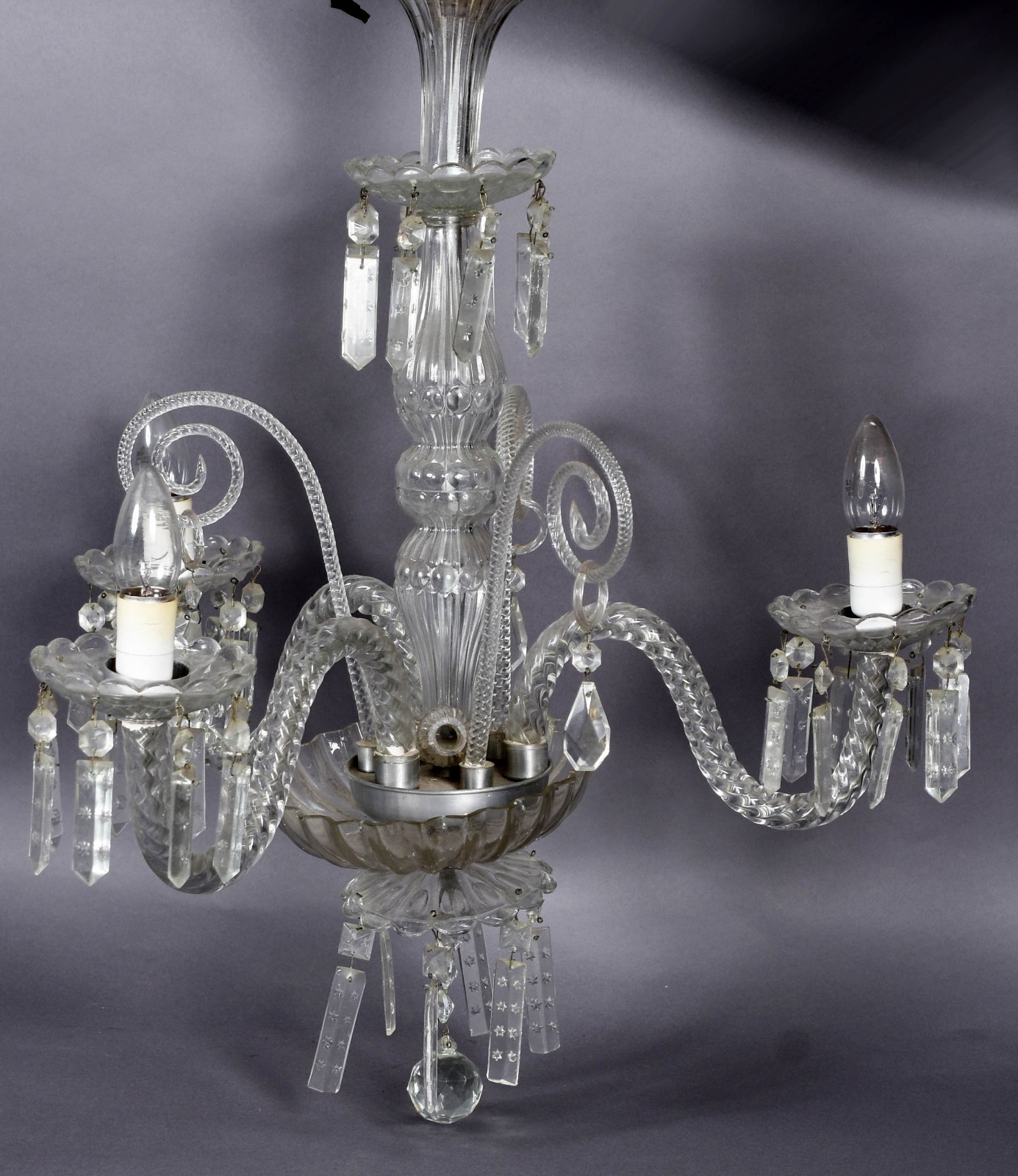 Lustre de cristal para 3 luzes, pingentes lapidados. - foto 1 de 2