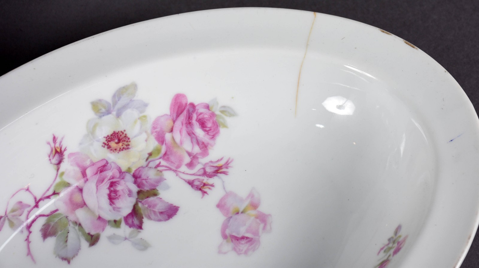 Aparelho de jantar de porcelana tcheca, composto de : 21 pratos rasos... - foto 6 de 8
