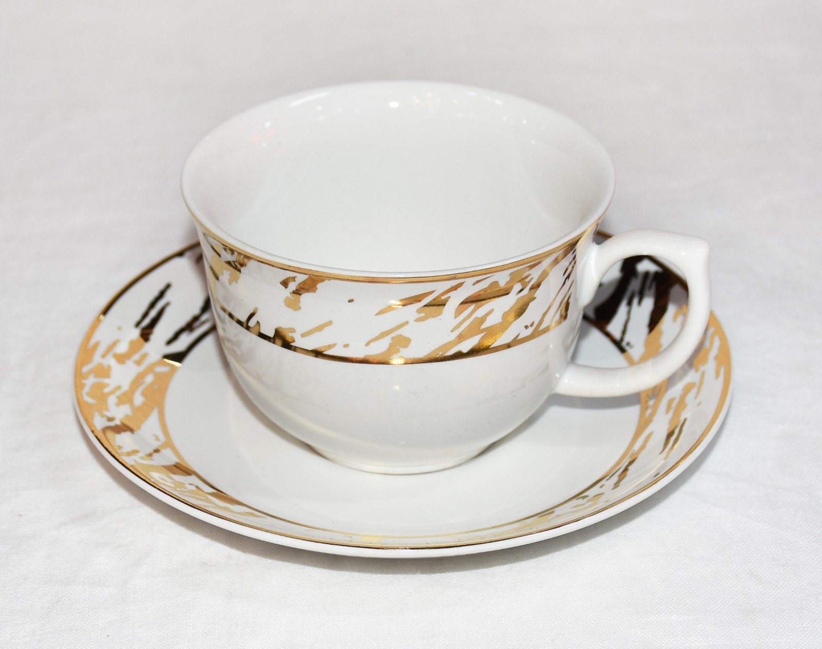 Conjunto para chá e jantar de porcelana nacional Oxford na cor branca... - foto 4 de 5