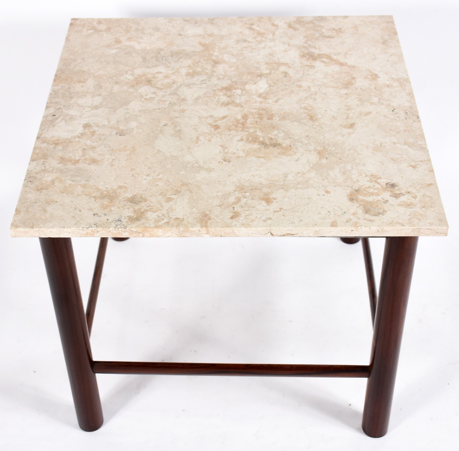 Mesa quadrada com base em quatro pernas cilíndricas de jacarandá... - foto 2 de 4