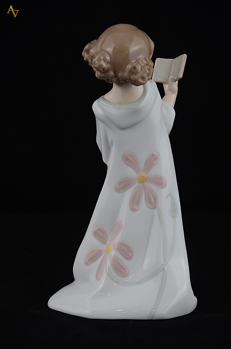 Estatueta de porcelana espanhola NAO, Lladro - Altura 20 cm. - foto 2 de 3