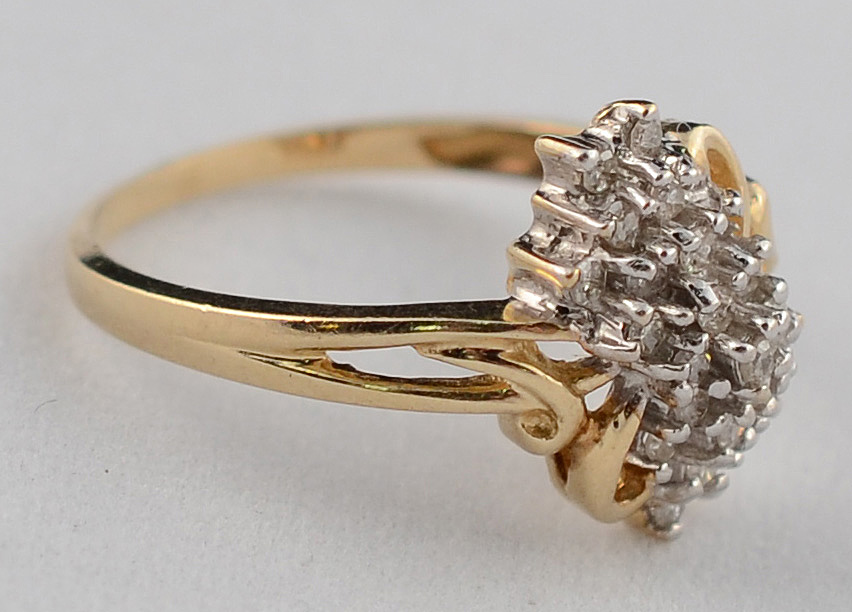Anel de ouro 18 k com brilhantes - 2,3 g - Aro 16,5 - foto 1 de 2