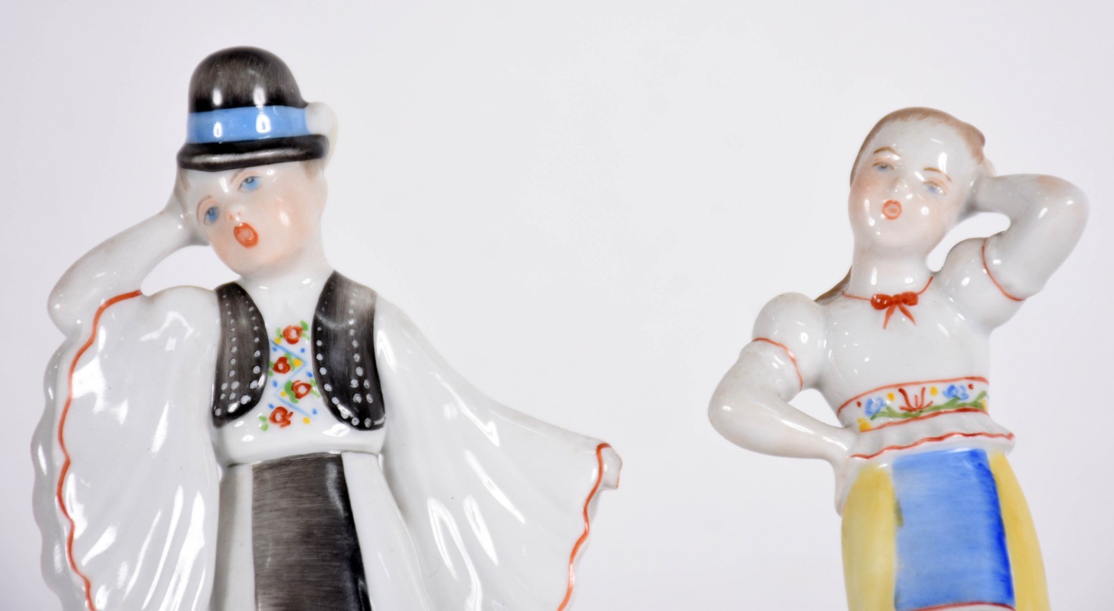 Par de estatuetas de porcelana hungara HEREND policromada... - foto 2 de 5