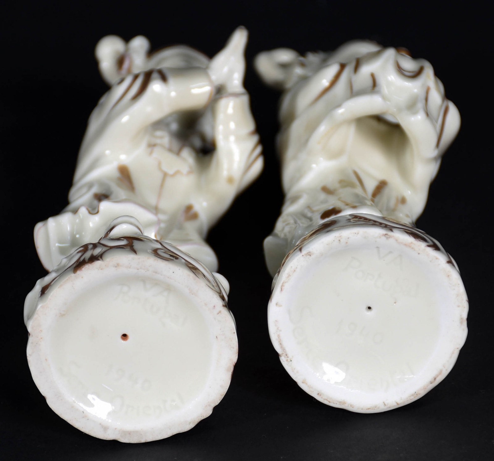 Par de estatuetas de porcelana portuguesa Vista Alegre representando... - foto 4 de 5