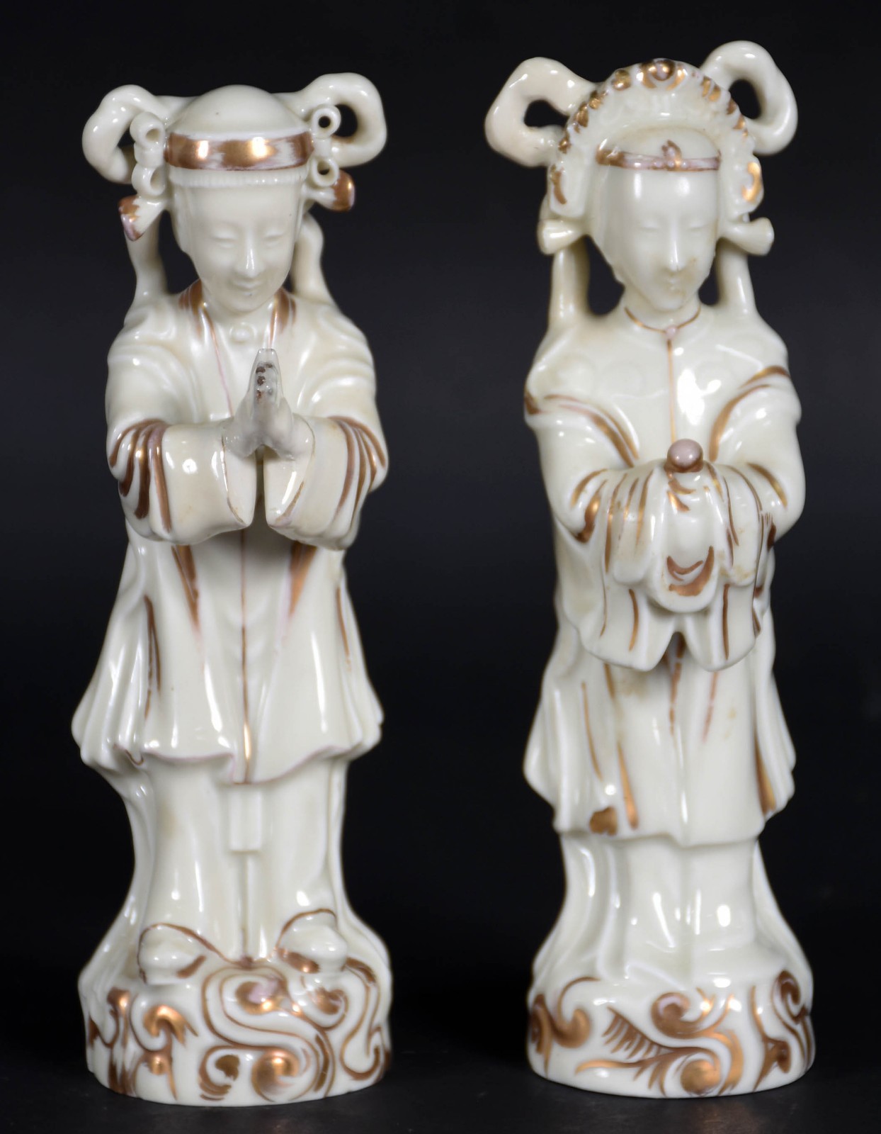 Par de estatuetas de porcelana portuguesa Vista Alegre representando... - foto 1 de 5