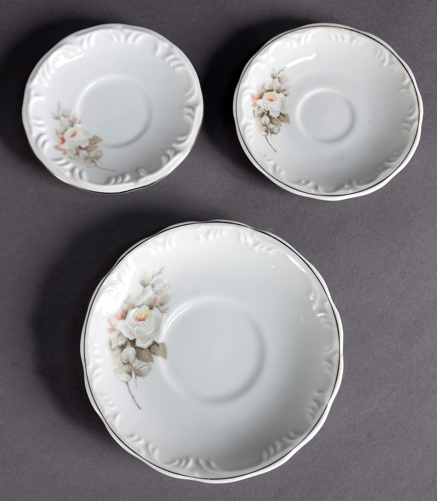 Aparelho de jantar, chá e café de porcelana Schmidt na cor branca com... - foto 11 de 11