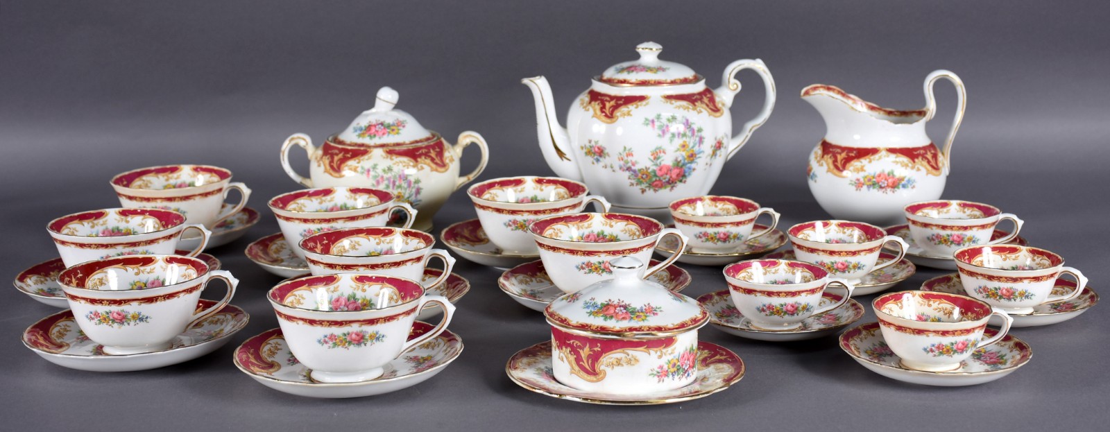 Serviço de chá e café de porcelana inglesa TUSCAN, ricamente decorada... - foto 1 de 6
