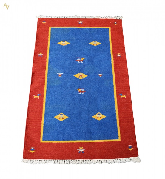 Tapete Kilim. Medindas 1,52 x 0,94 m.