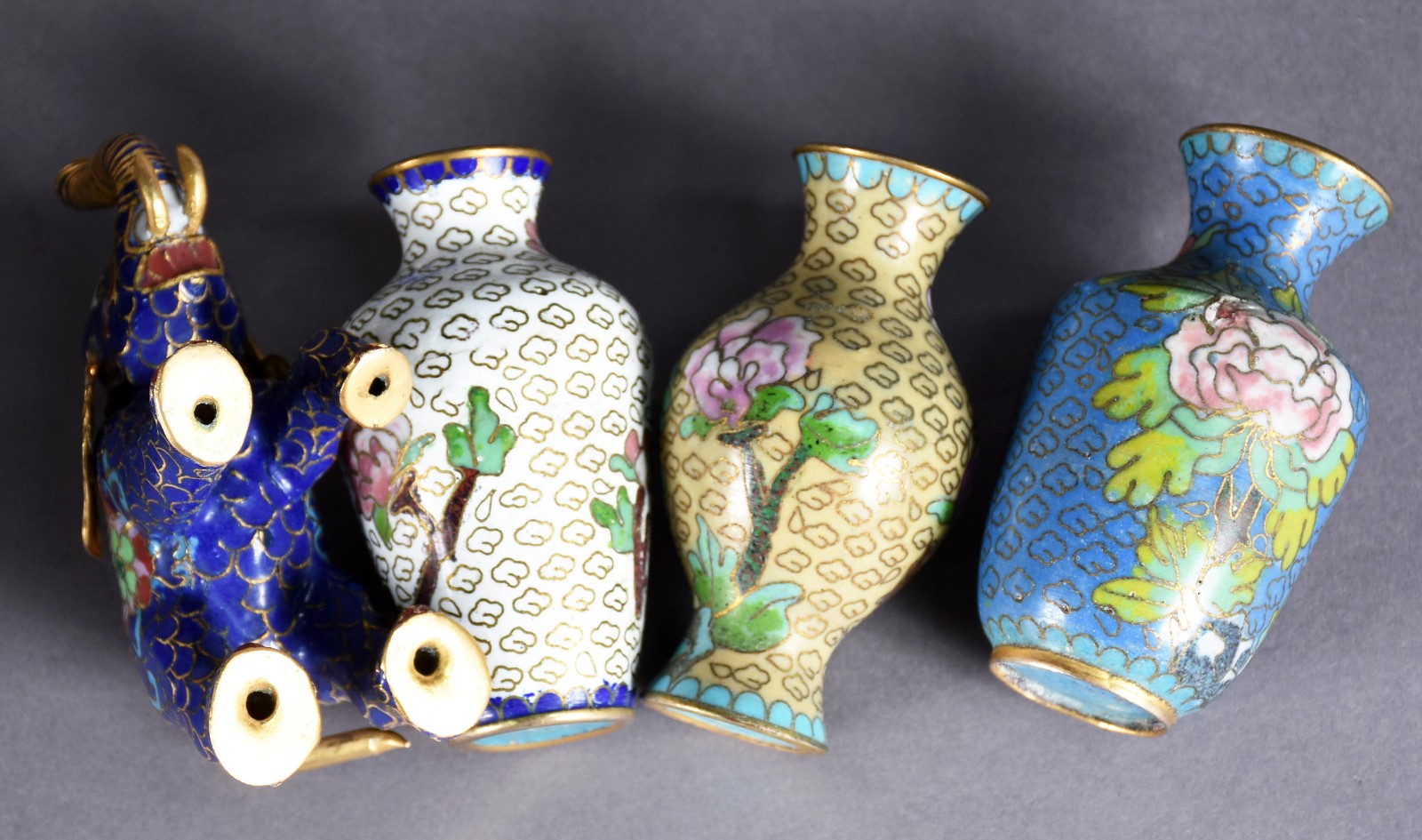 Diversas de porcelana oriental, sendo: 2 vasos cloisonné, elefante, 3... - foto 7 de 8