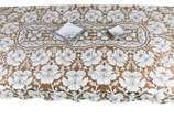 Toalha de mesa de linho bordado da Ilha da Made... - Toalha de mesa de linho bordado da Ilha da Madeira com 12 guardanapos grandes e 12 guardanapos menores (com manchas).