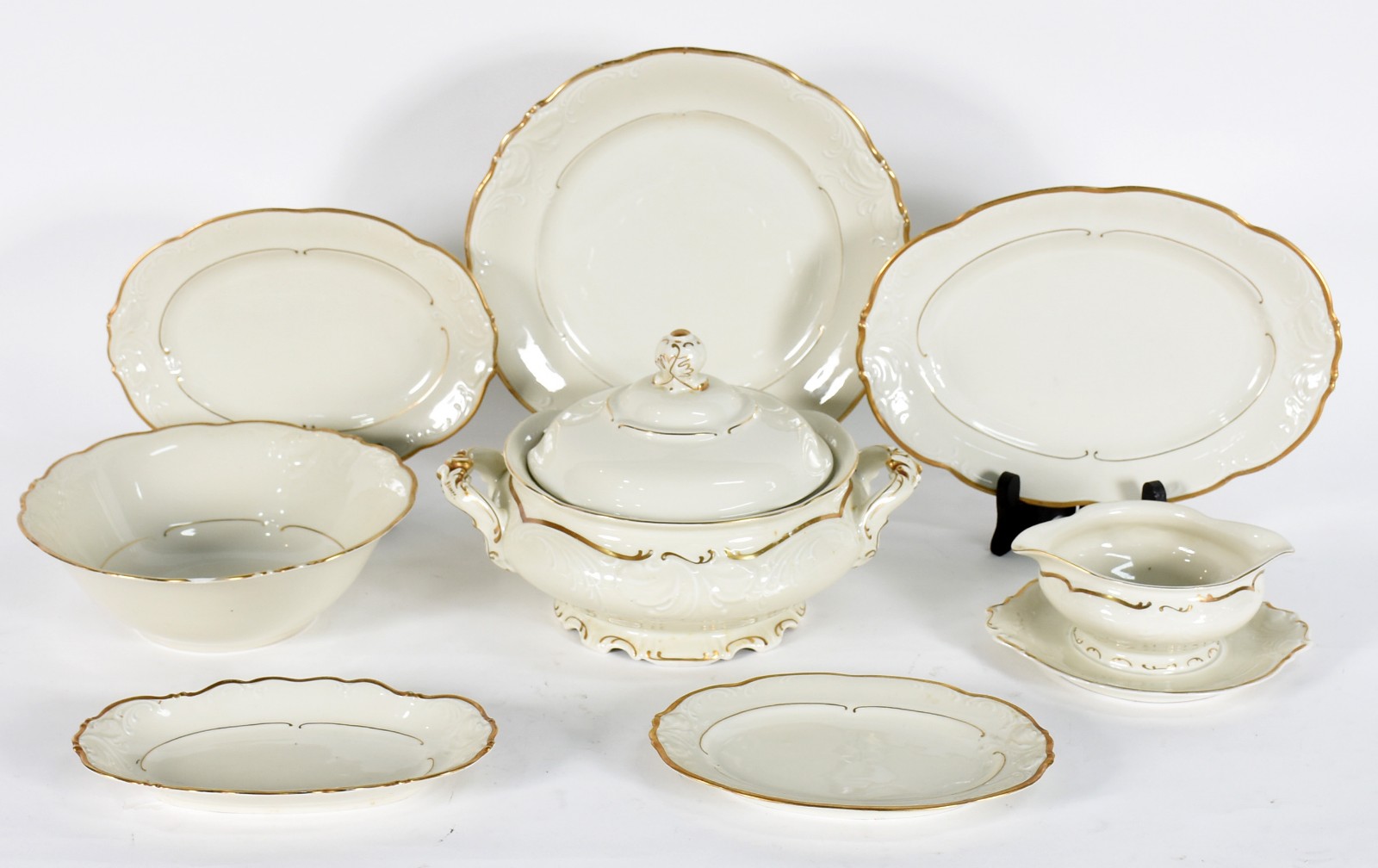 Aparelho de chá, café e jantar de porcelana KPM bege com frisos... - foto 3 de 9