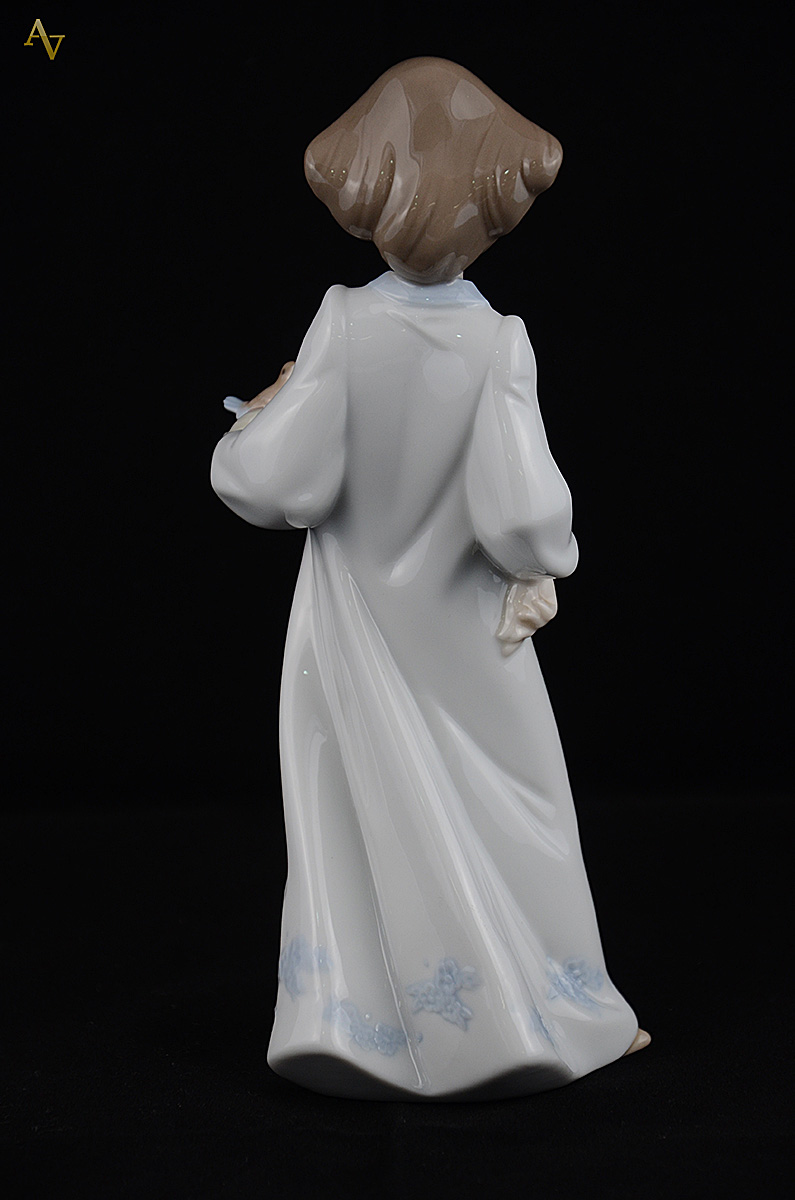Estatueta de porcelana espanhola NAO, Lladro - Altura 21 cm. - foto 2 de 3