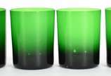 Serviço de copos de vidro verde composto de: Do... - Serviço de copos de vidro verde composto de: Doze taças com pé para água, doze para vinho tinto, doze para vinho branco, onze para vinho do Port...