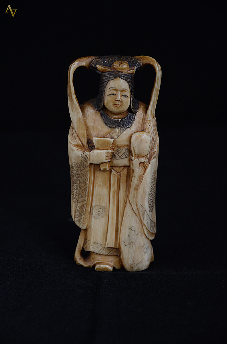 Estatueta de Marfim Meiji séc. XIX medindo 11 cm de altura. - foto 1 de 2