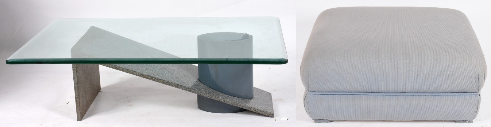 Duas peças, sendo: Mesa de centro com base de granito e madeira... - foto 1 de 10