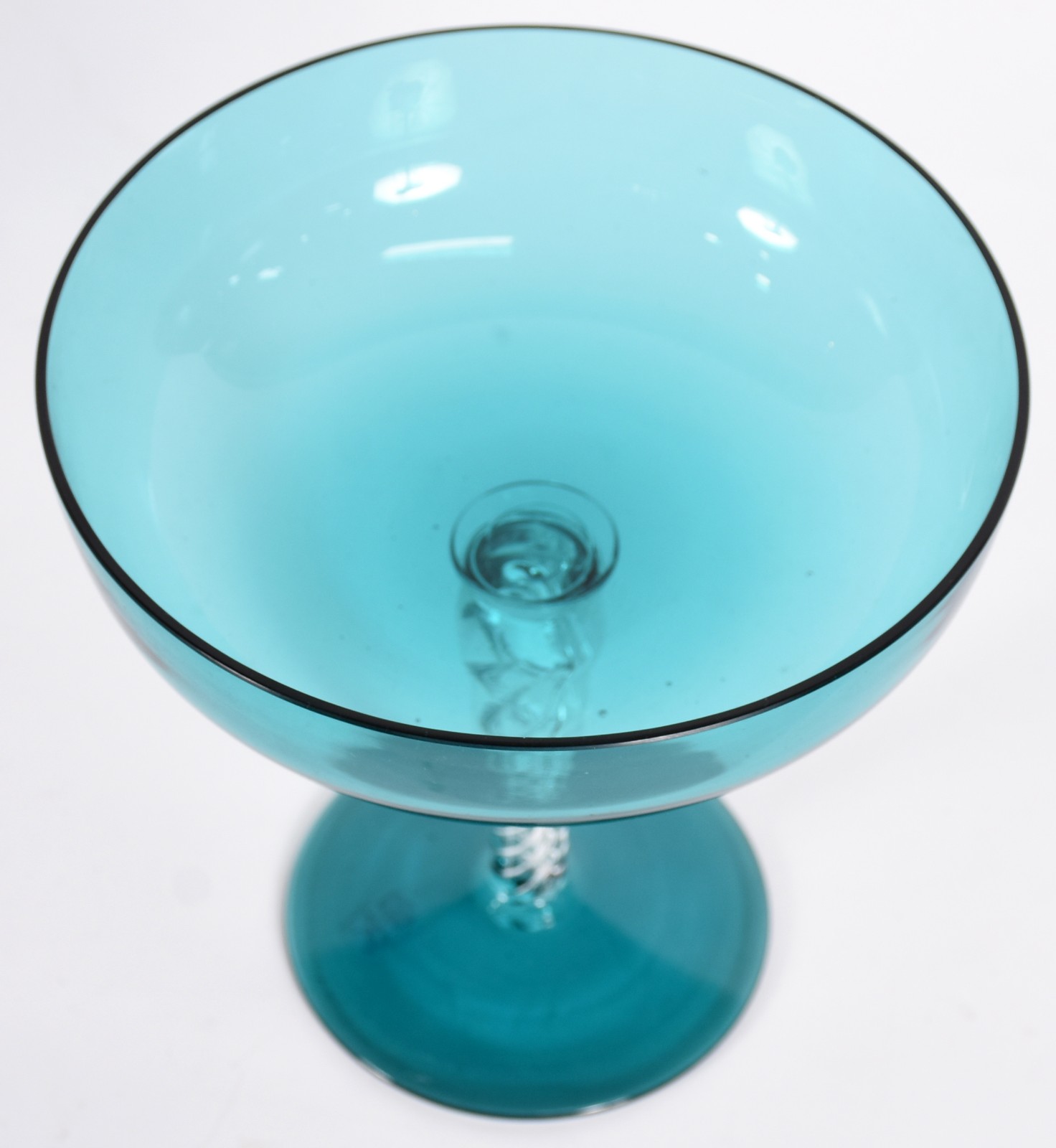 Fruteira de murano na cor azul com pé alto translúcido com... - foto 2 de 3