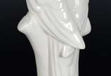 Estatueta de porcelana representando pássaro br... - Estatueta de porcelana representando pássaro branco.