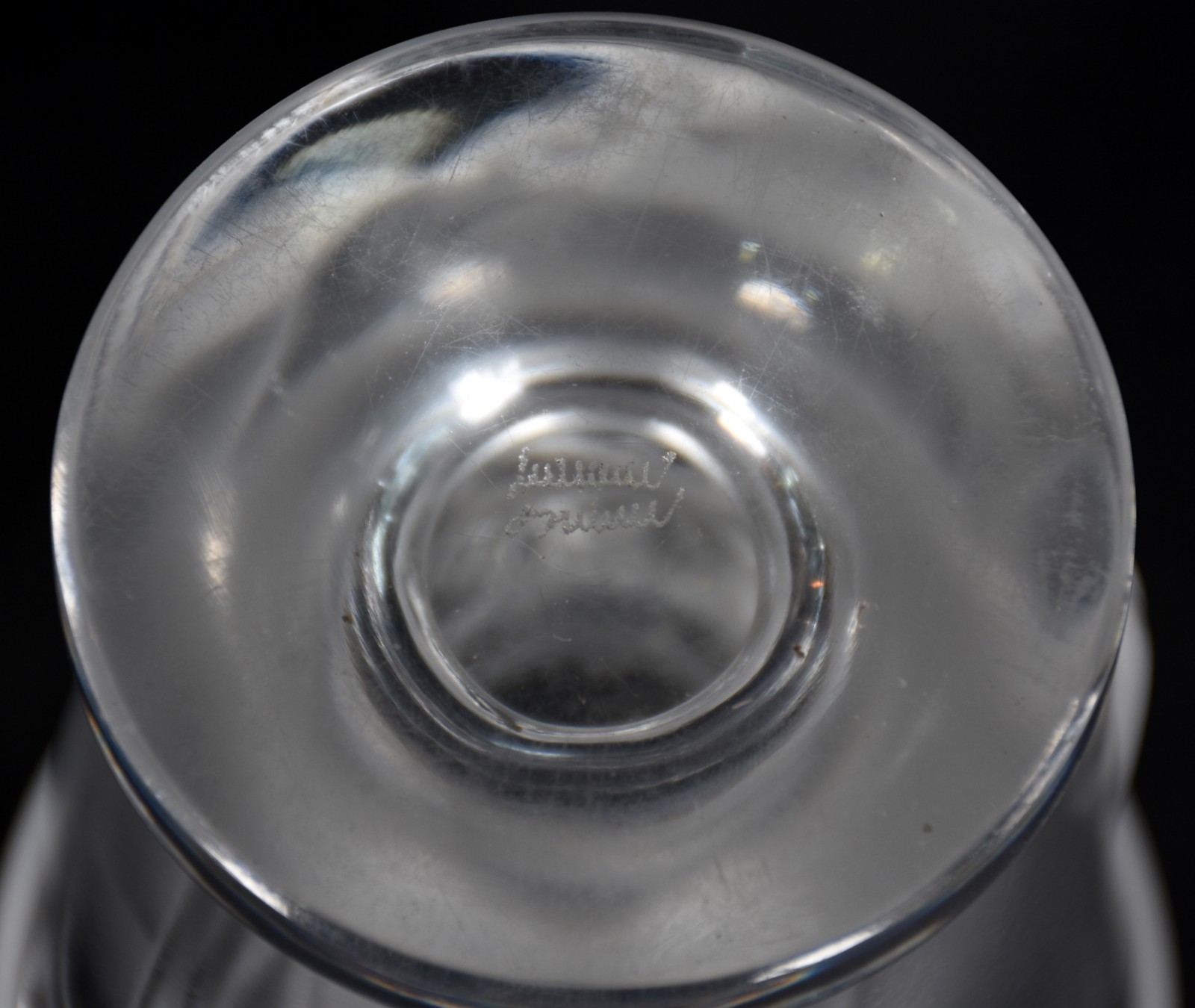 LALIQUE - Pequeno vaso com cabeça de leão em relevo. - foto 4 de 4