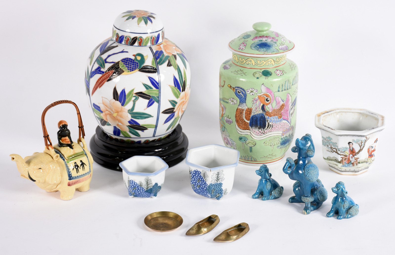Diversas peças de porcelana oriental, sendo: Dois potiches (1 sem... - foto 2 de 10