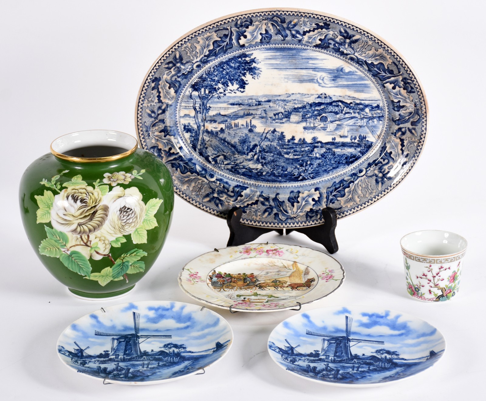 Diversas peças de porcelana, sendo : Um potiche alemão da Bavaria... - foto 1 de 7