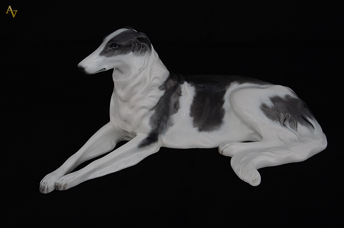 Cachorro de porcelana Rosenthal medindo 27 cm de comprimento. - foto 1 de 2
