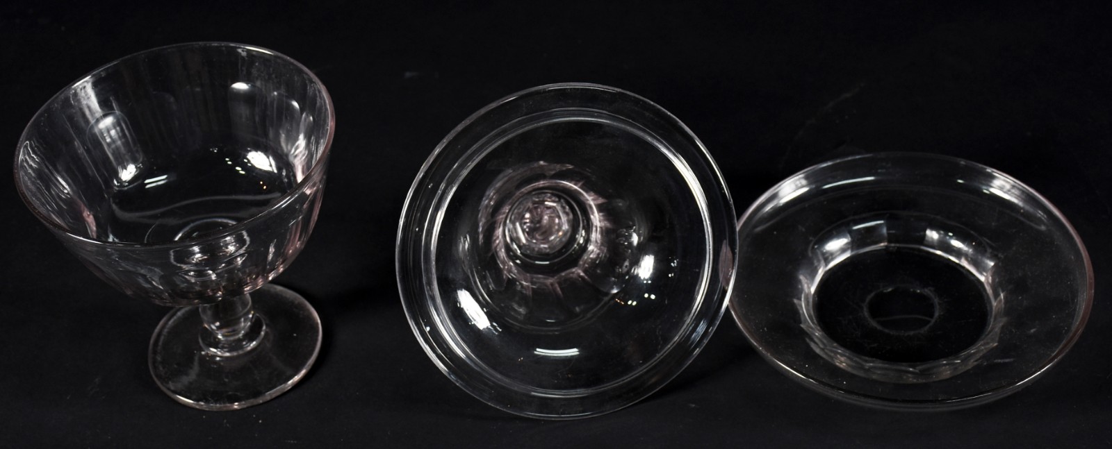 Compoteira de cristal europeu facetado com presentoir. - foto 3 de 3