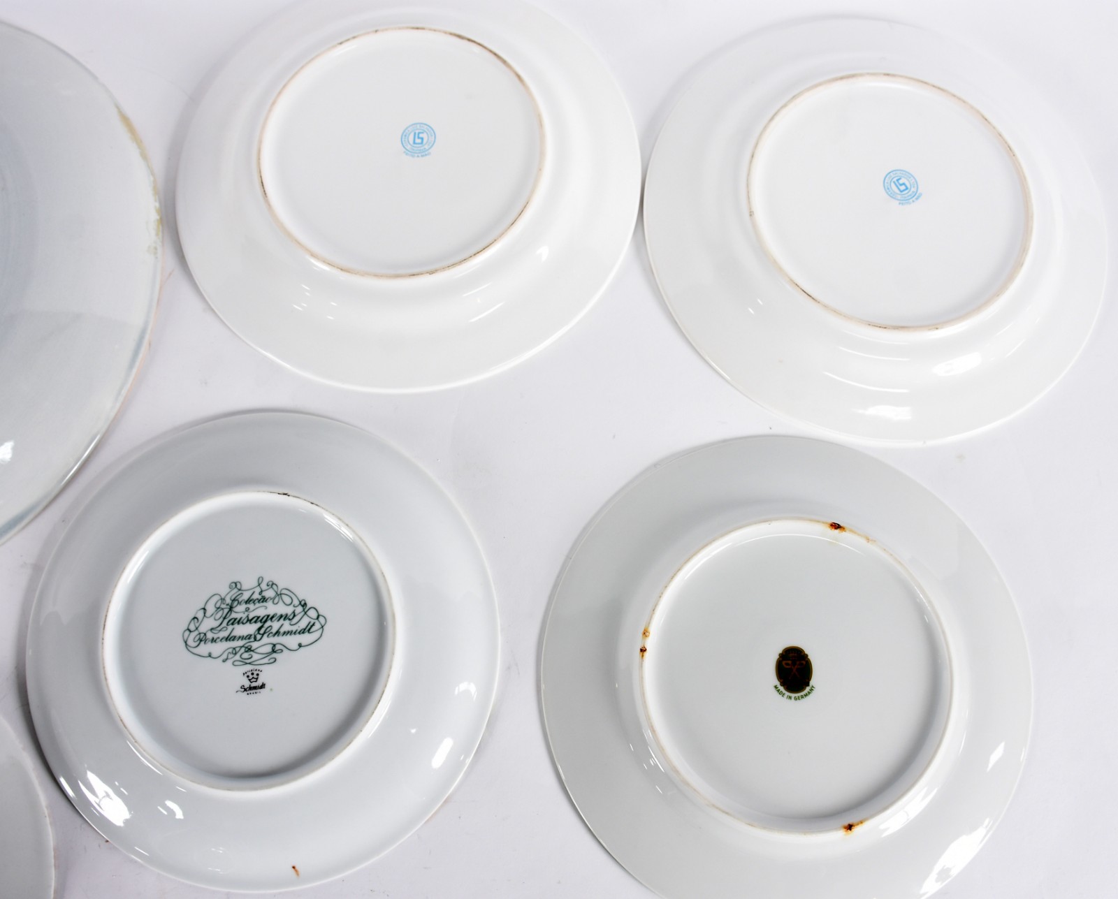 Diversos pratos decorativos de porcelana; sendo 4 portugueses Vista... - foto 5 de 6