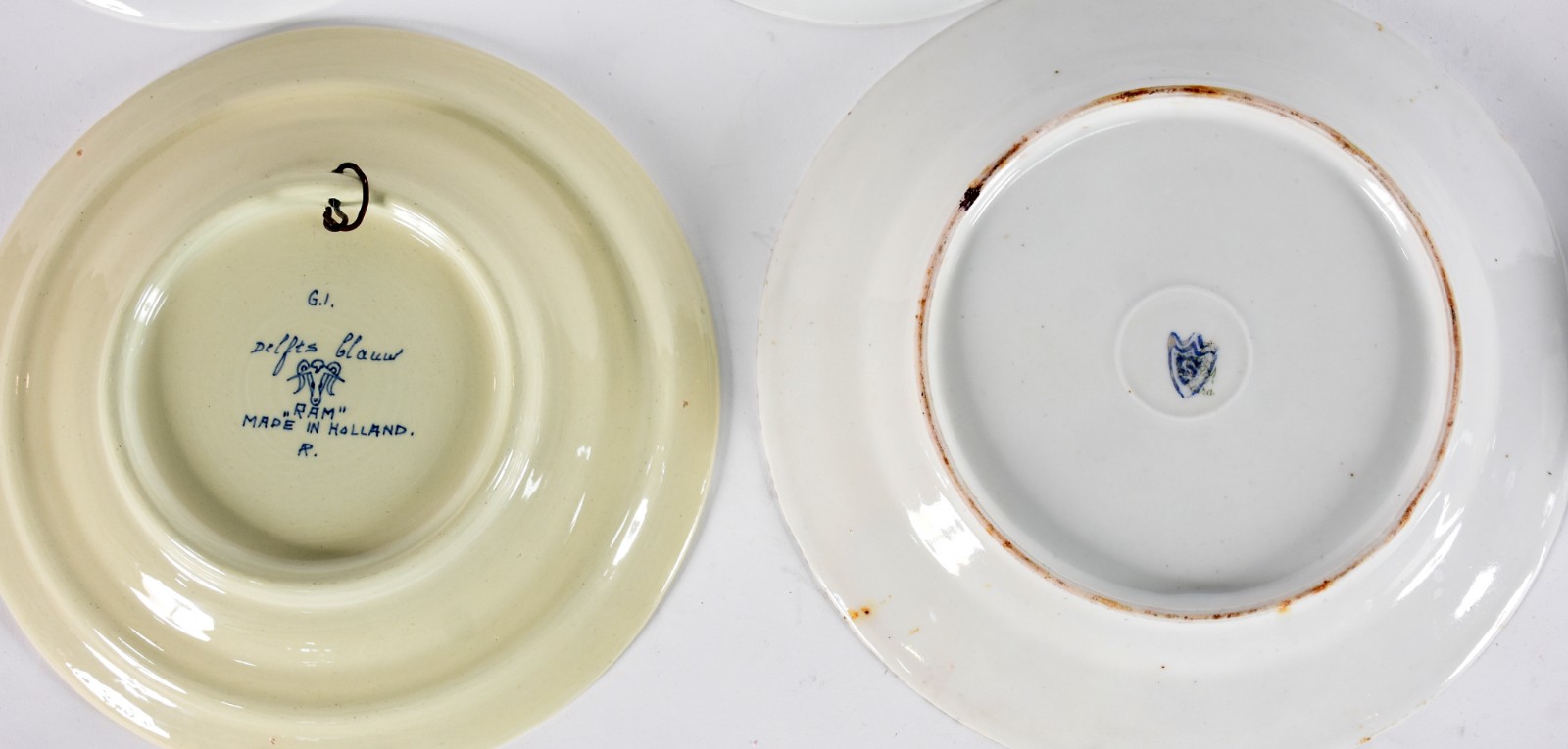 Diversos pratos decorativos de porcelana; sendo 4 portugueses Vista... - foto 6 de 6