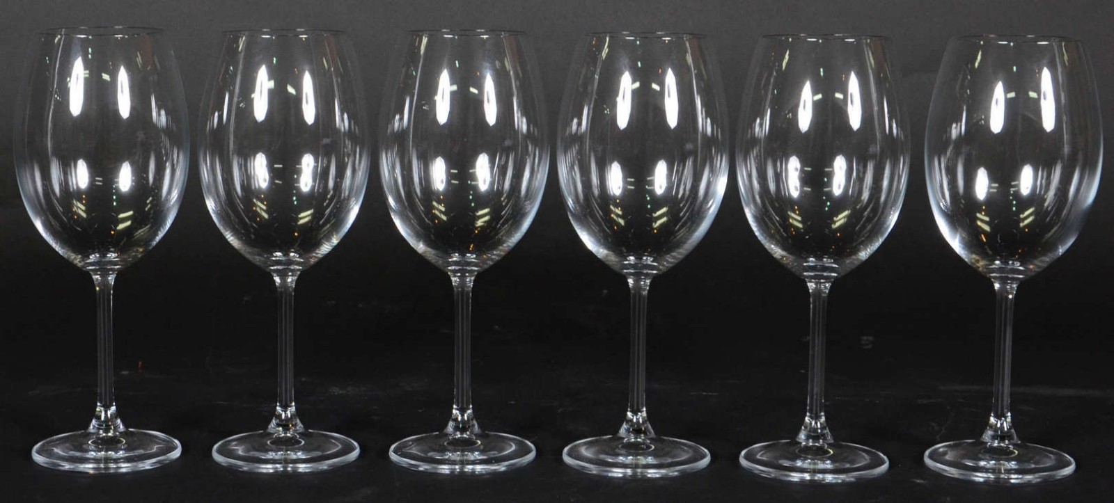 Seis taças de cristal para vinho, 580 ml. - foto 1 de 2
