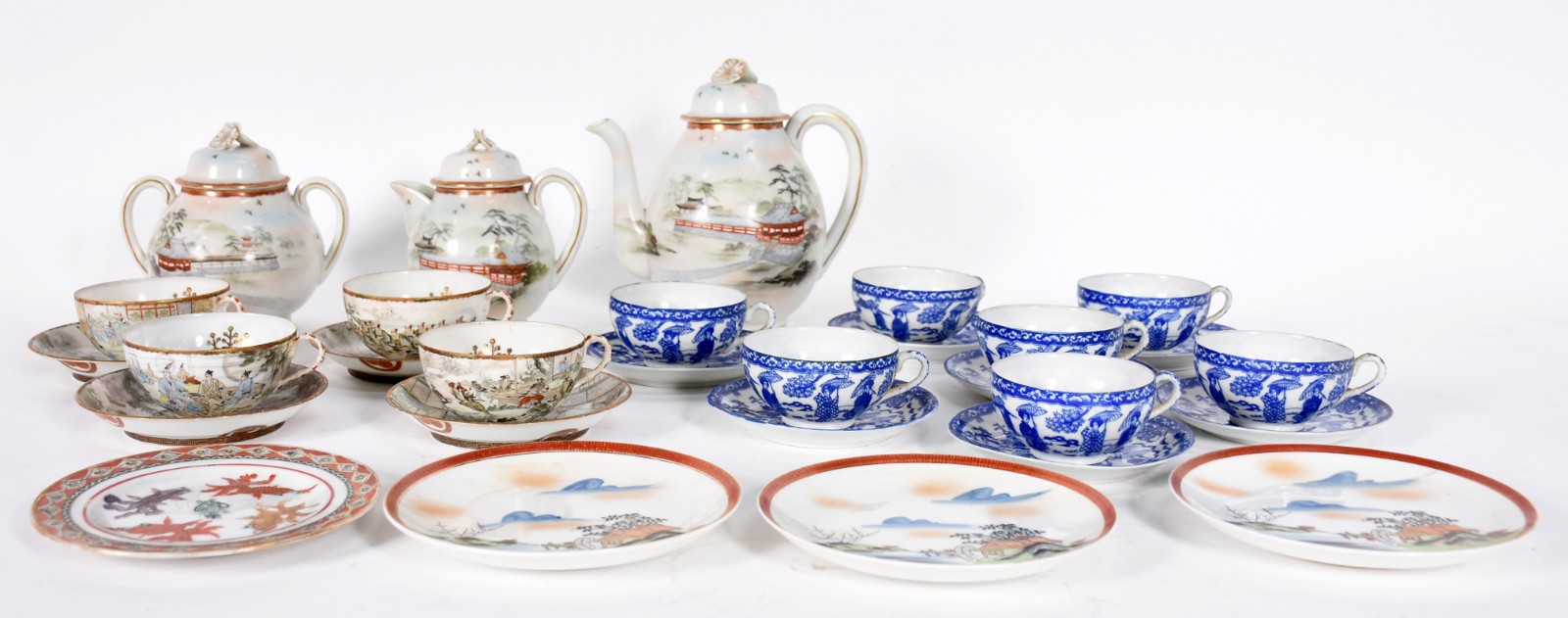 Diversas peças, sendo: Aparelho de porcelana oriental para chá... - foto 1 de 8