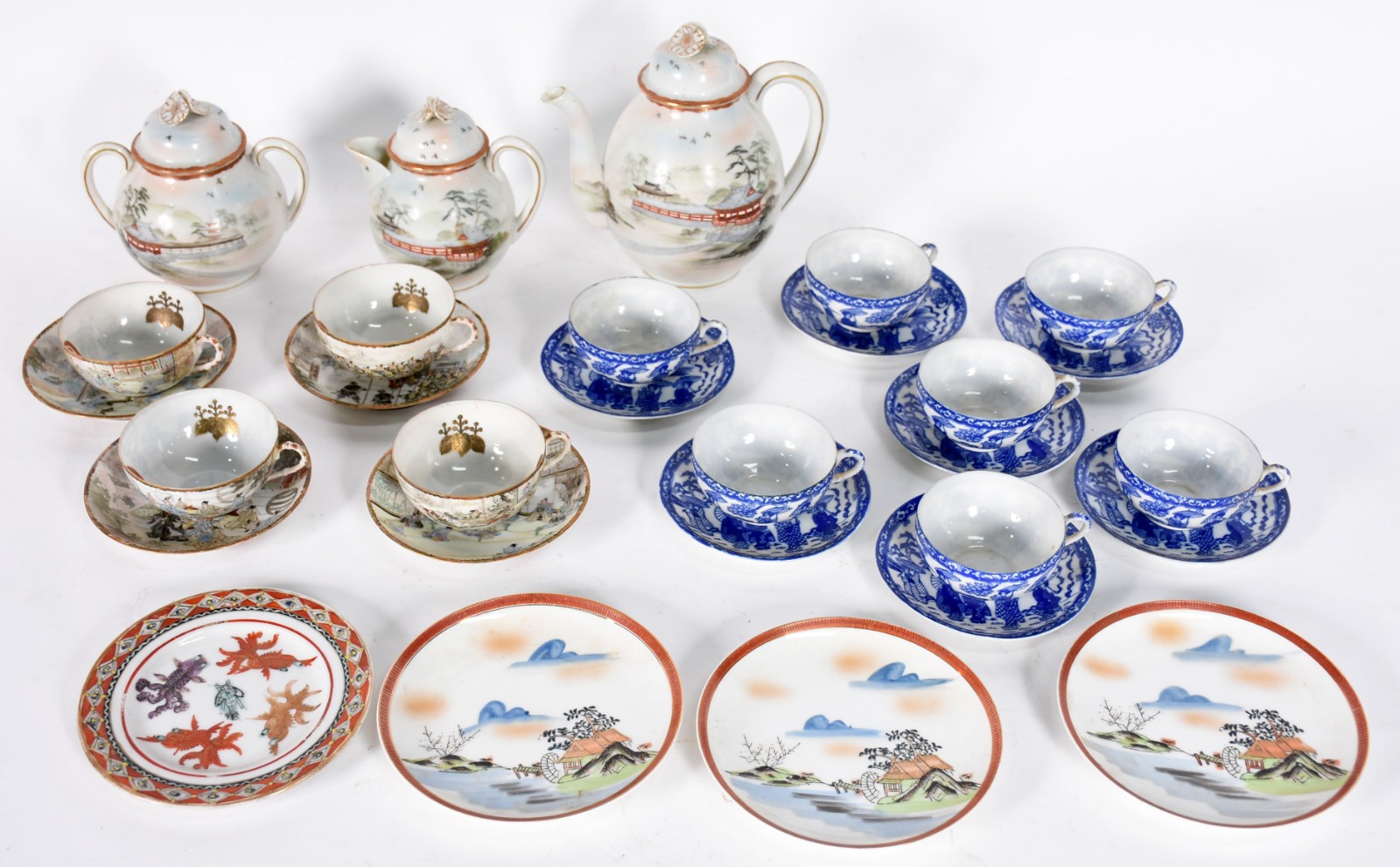 Diversas peças, sendo: Aparelho de porcelana oriental para chá... - foto 2 de 8