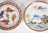 Diversas peças, sendo: Aparelho de porcelana or... - Diversas peças, sendo: Aparelho de porcelana oriental para chá composto de: bule, leiteira, açucareiro e quatro xícaras com pires; conjunto de s...