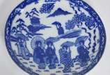 Diversas peças, sendo: Aparelho de porcelana or... - Diversas peças, sendo: Aparelho de porcelana oriental para chá composto de: bule, leiteira, açucareiro e quatro xícaras com pires; conjunto de s...