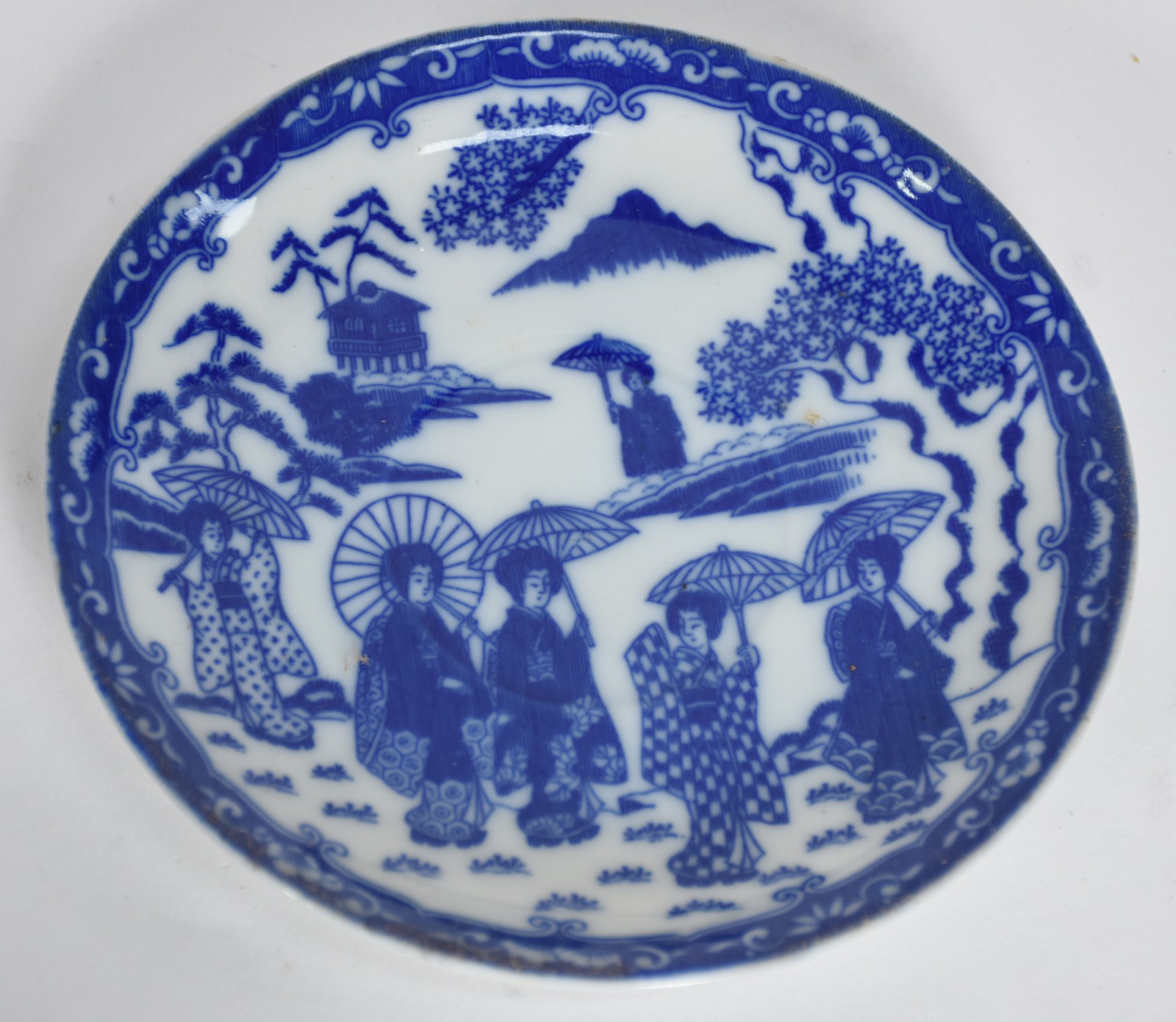 Diversas peças, sendo: Aparelho de porcelana oriental para chá... - foto 6 de 8