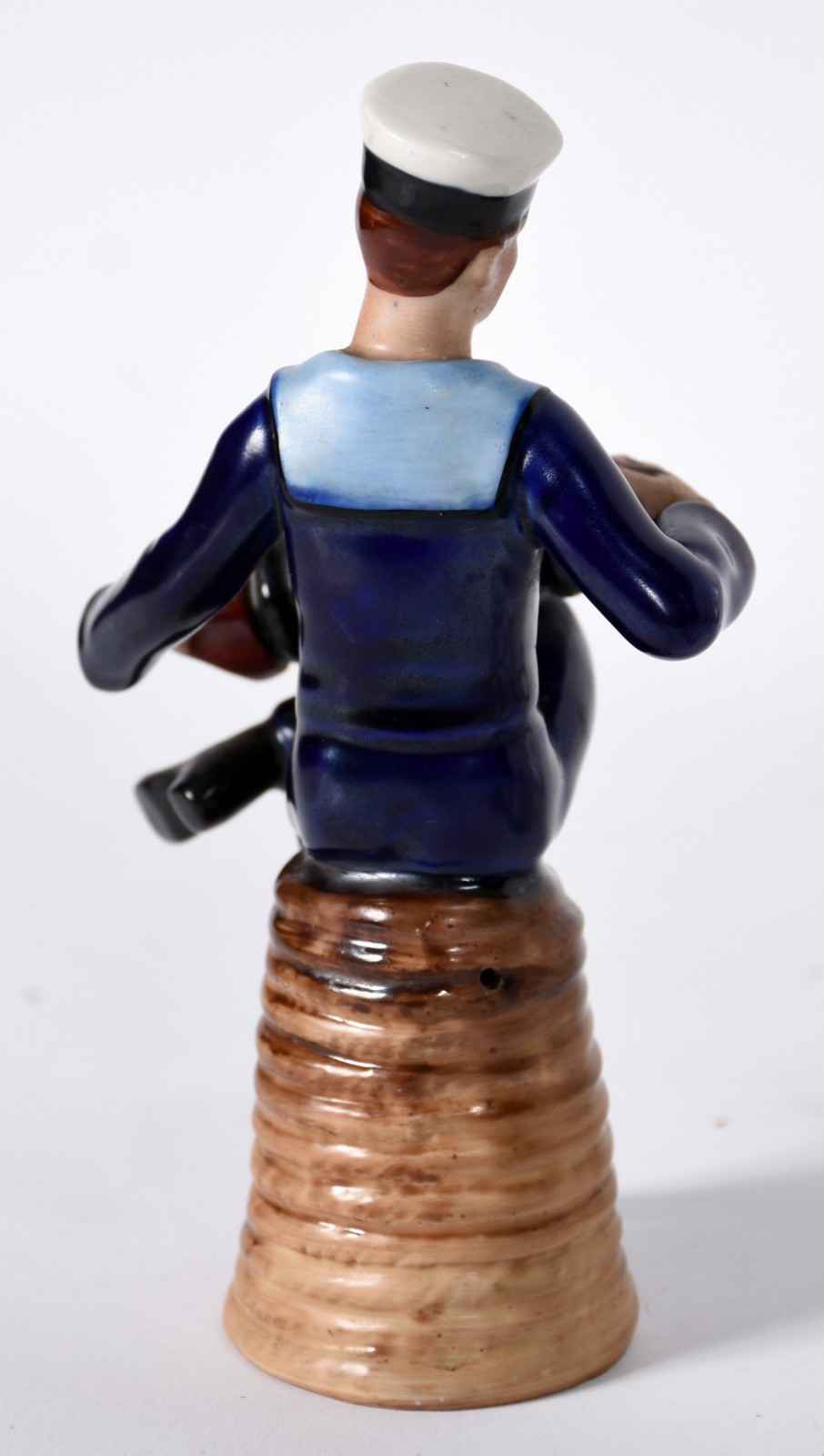 Lote com 30 peças de porcelana de diversas procedências, sendo 19... - foto 4 de 10