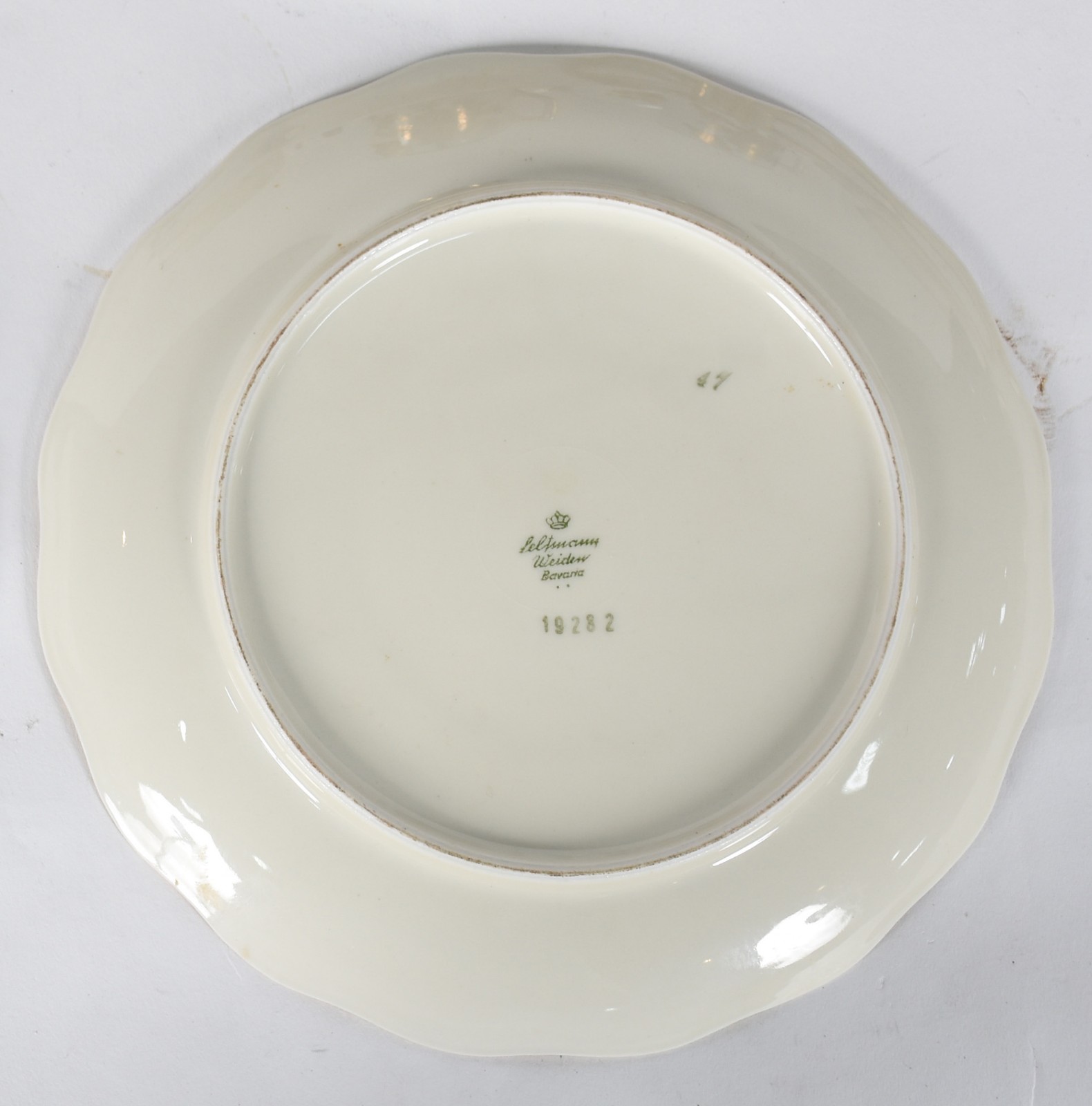 Lote com 30 peças de porcelana de diversas procedências, sendo 19... - foto 8 de 10