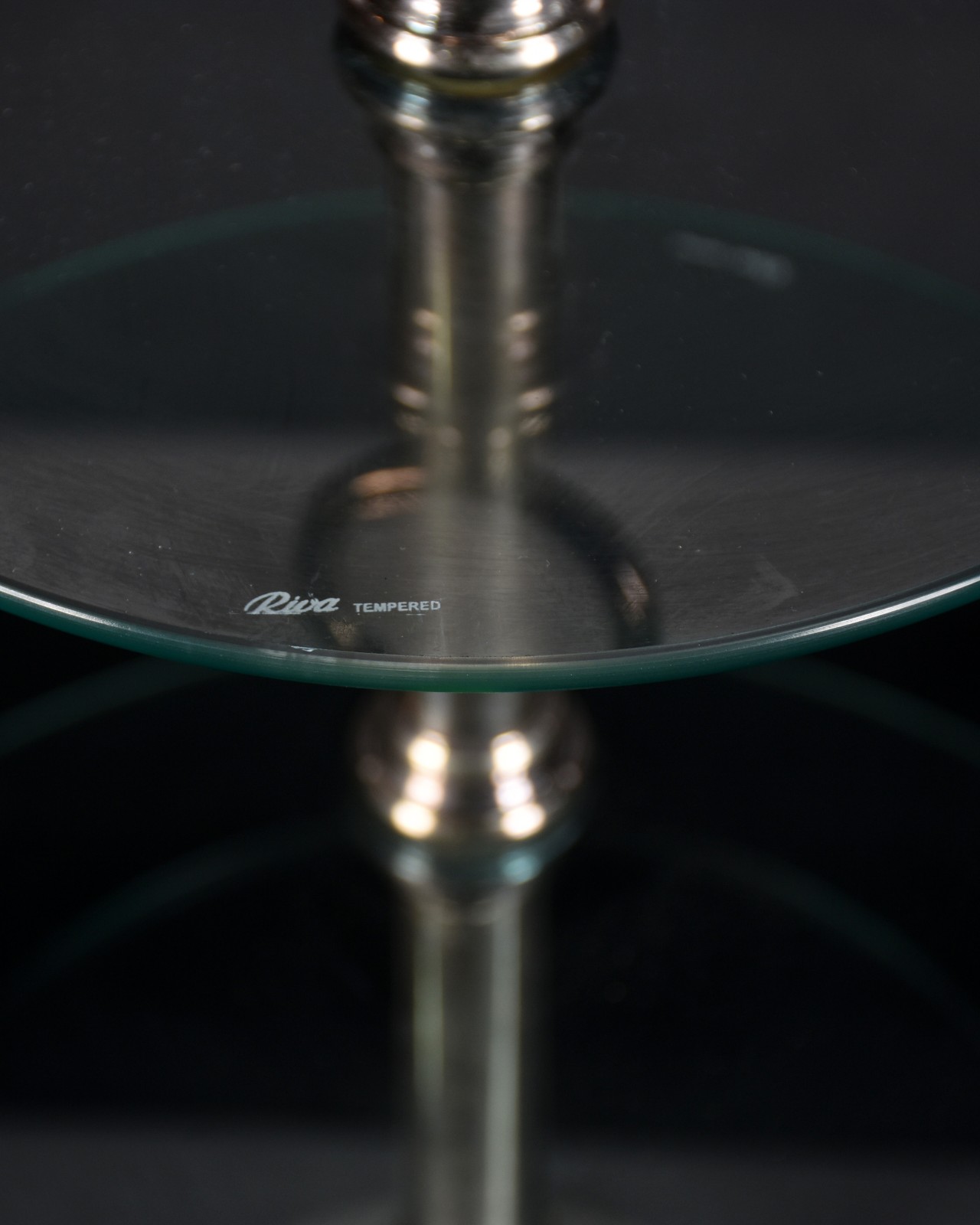 Duas peças diversas, sendo decanteur de vidro (com bicados) e... - foto 5 de 5