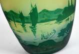 RICHARD BURGSTHAL (1884-1944),  - Vaso de pasta de vidro com barcos e paisagens na cor verde. Assinado RICHARD.