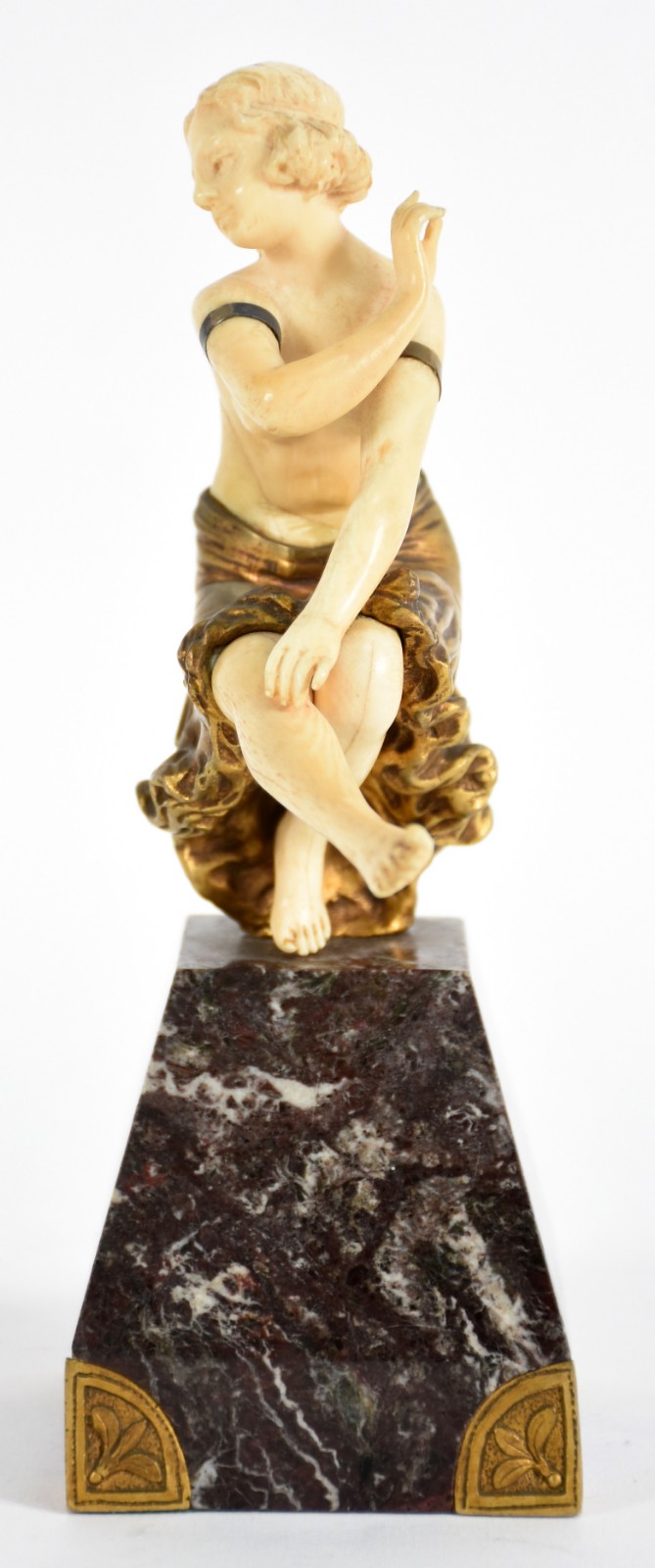 Estatueta de bronze e marfim representando figura feminina sobre... - foto 2 de 5