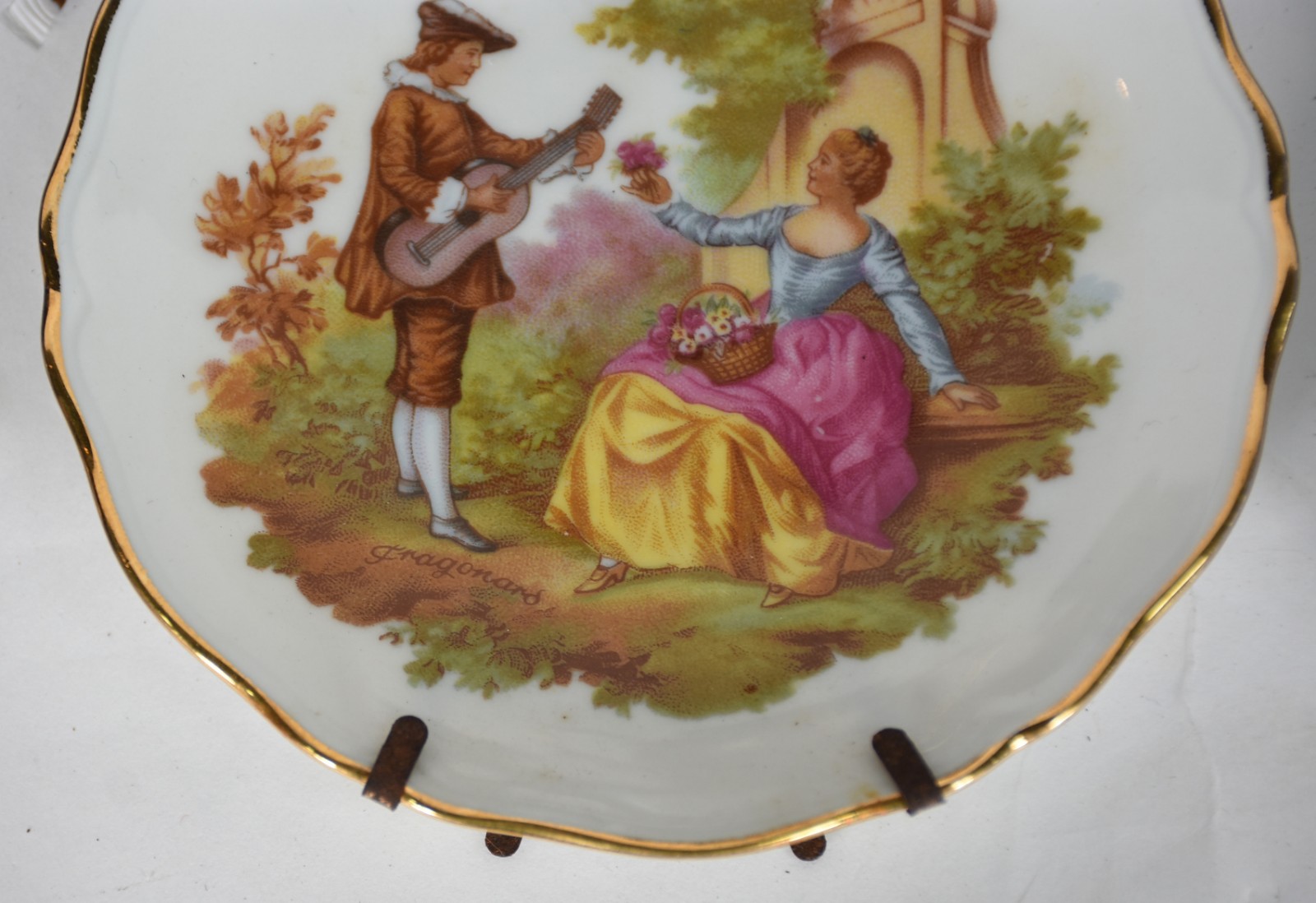 Diversas peças de porcelana LIMOGES, sendo três vasos , três... - foto 4 de 10