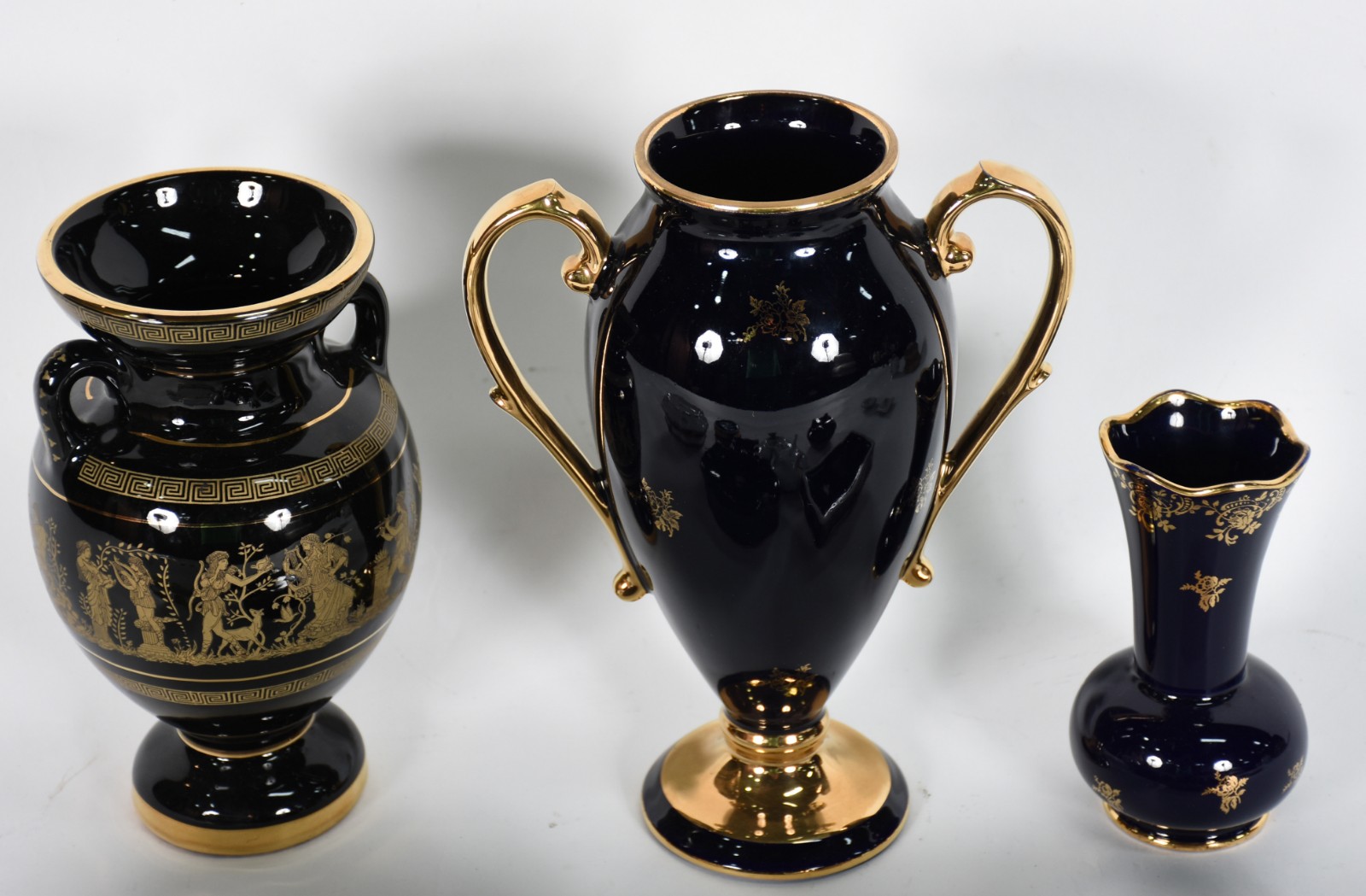 Diversas peças de porcelana LIMOGES, sendo três vasos , três... - foto 5 de 10