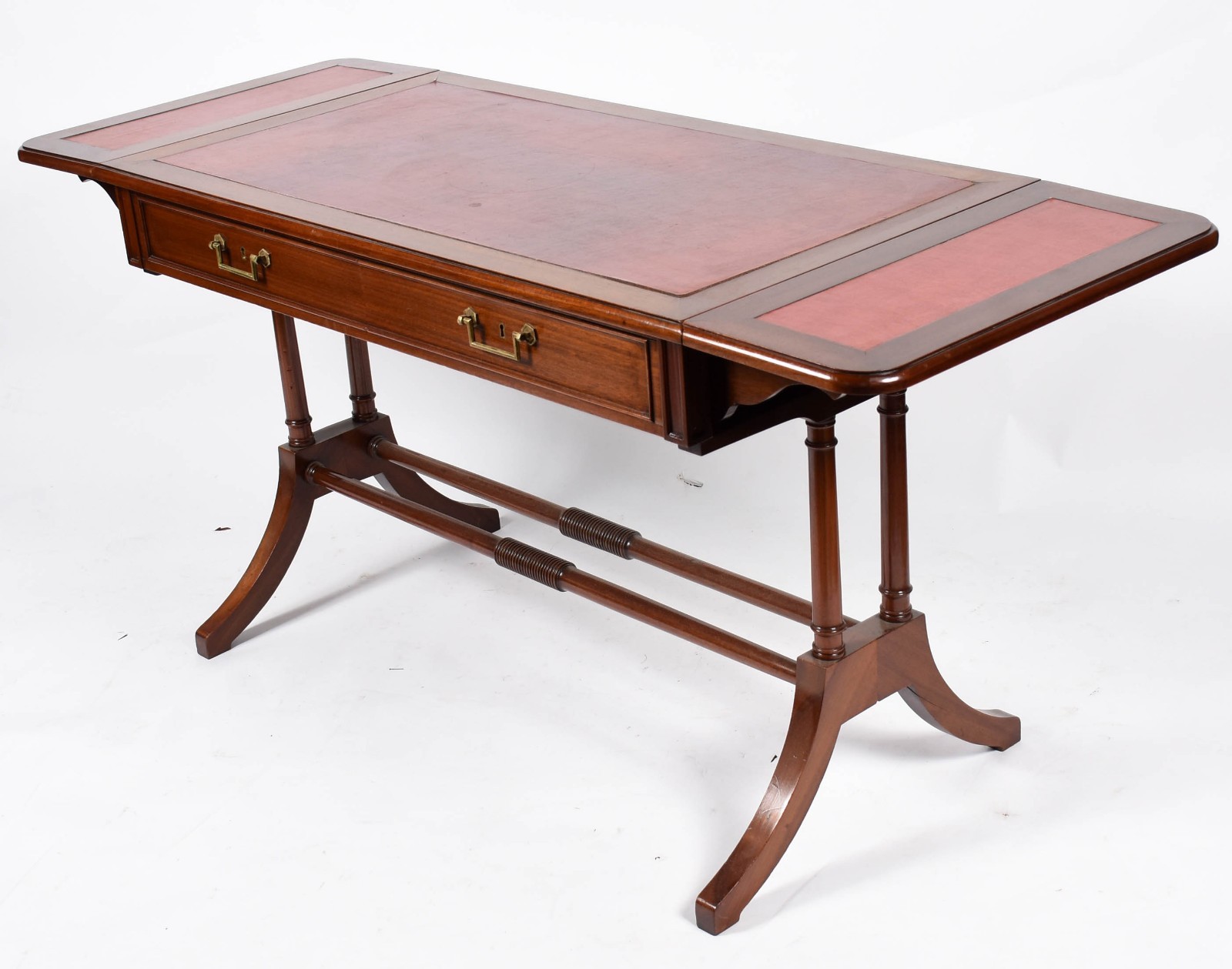 Mesa de madeira nobre estilo inglês, abas laterais, tampo forrado com... - foto 1 de 5