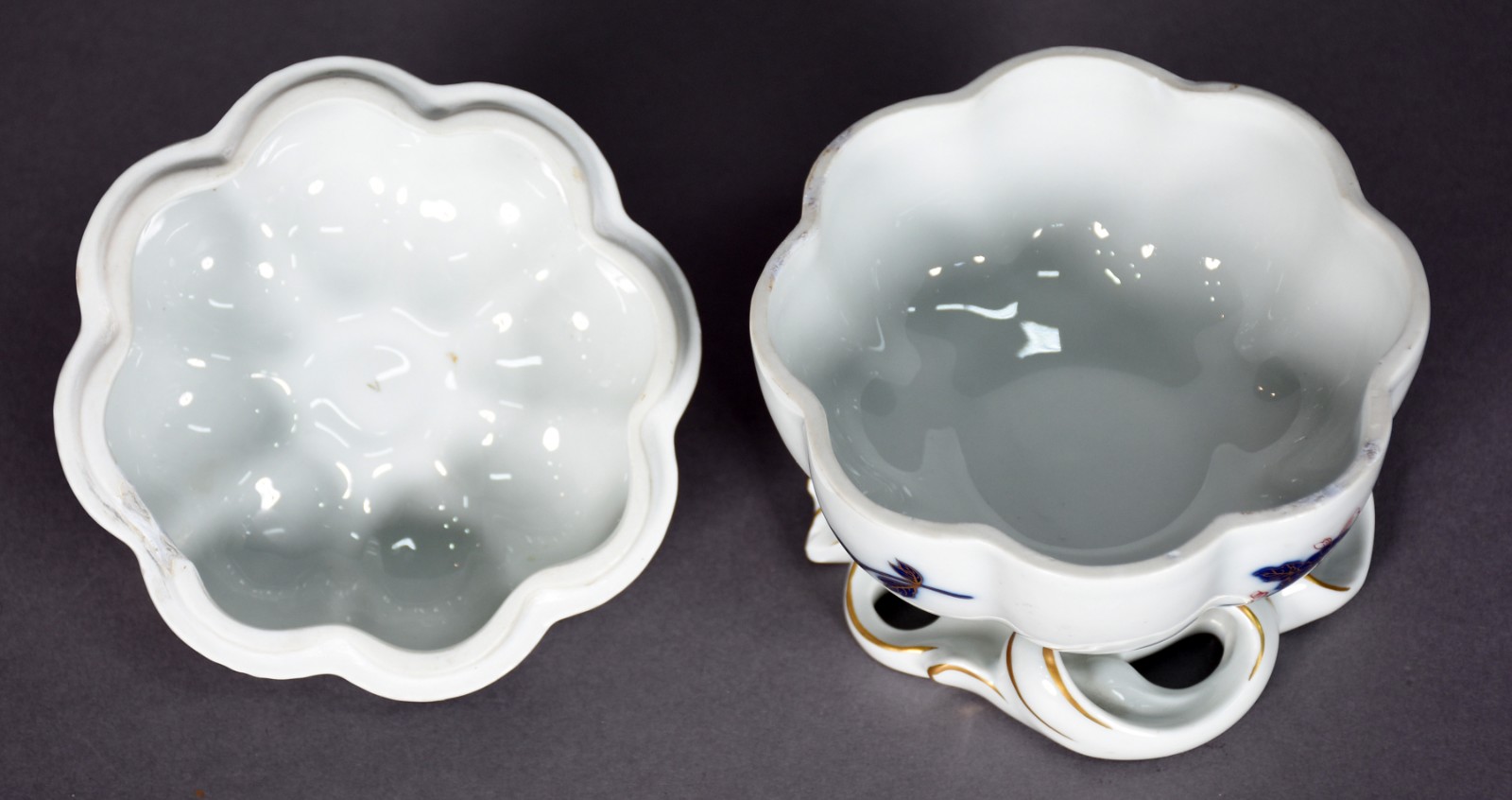 Bomboniere de porcelana Vista Alegre feitio maçã (pequeno restauro na... - foto 4 de 6