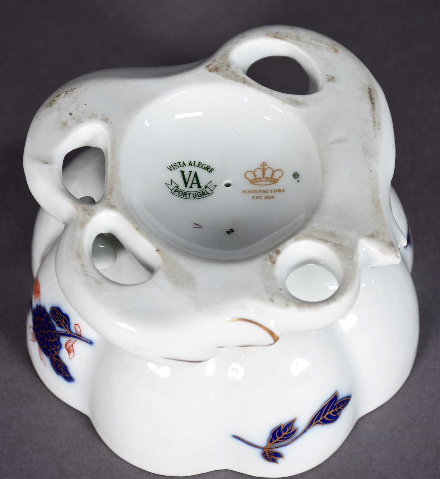 Bomboniere de porcelana Vista Alegre feitio maçã (pequeno restauro na... - foto 5 de 6