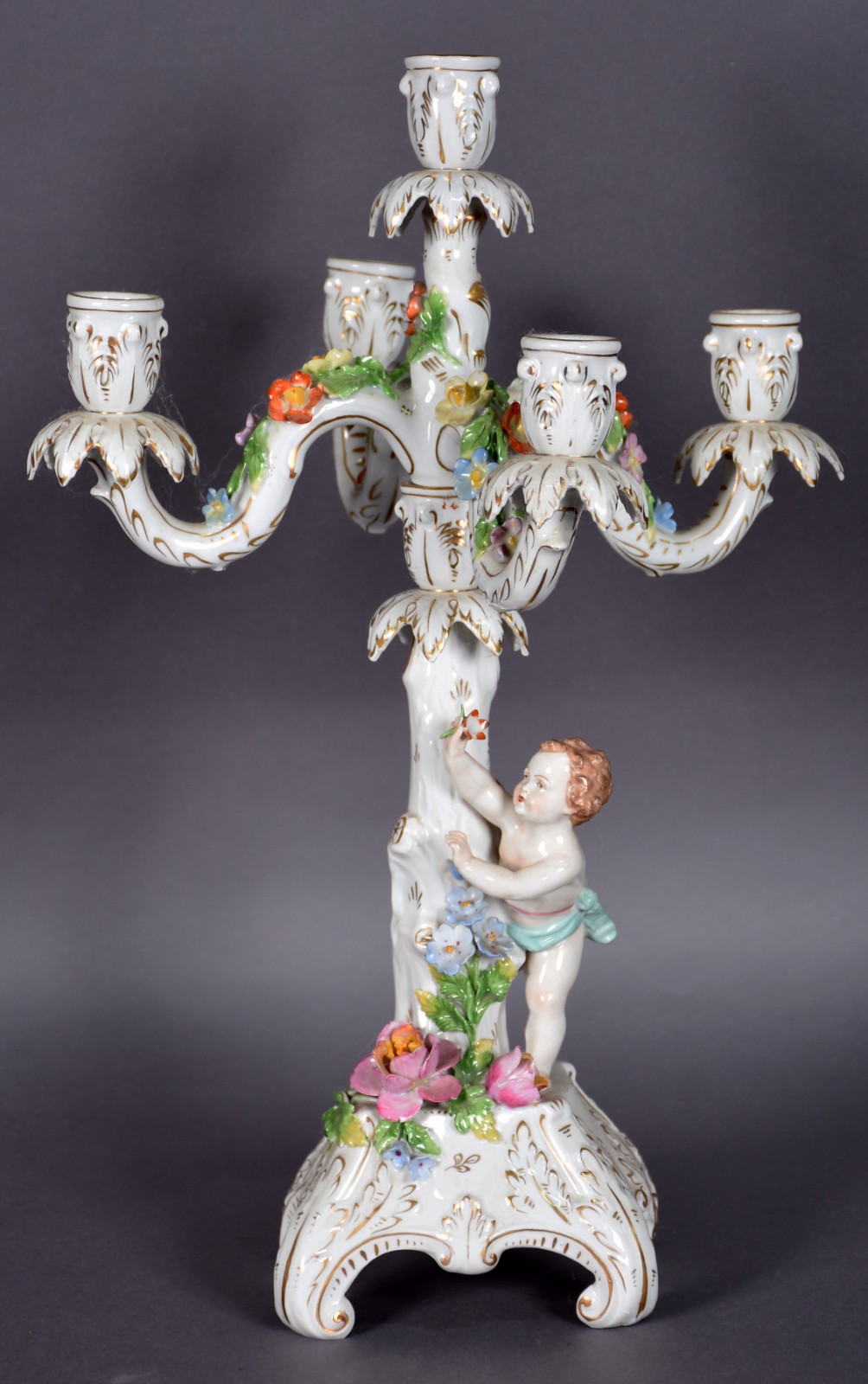 Candelabro de porcelana alemã de Dresden para cinco velas, decorado... - foto 1 de 5