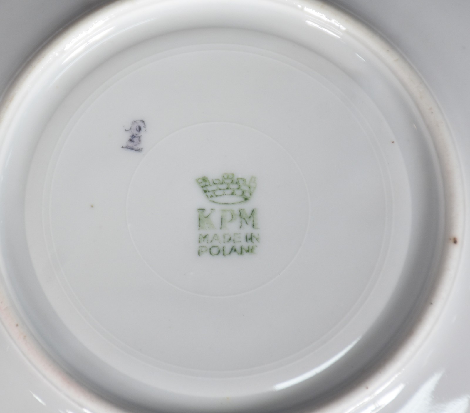 Conjunto de porcelana infantil KPM composto de xícara com pires... - foto 3 de 3