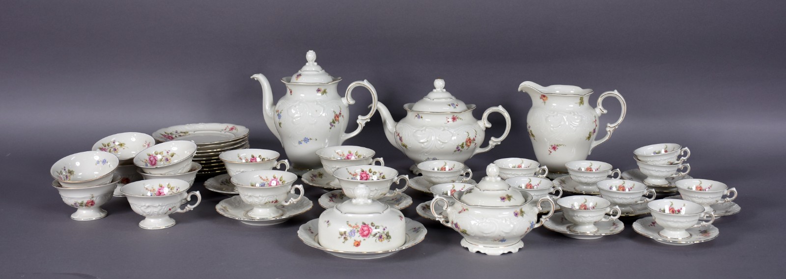 Aparelho de chá, café e jantar de porcelana KPM composto por 24... - foto 3 de 8