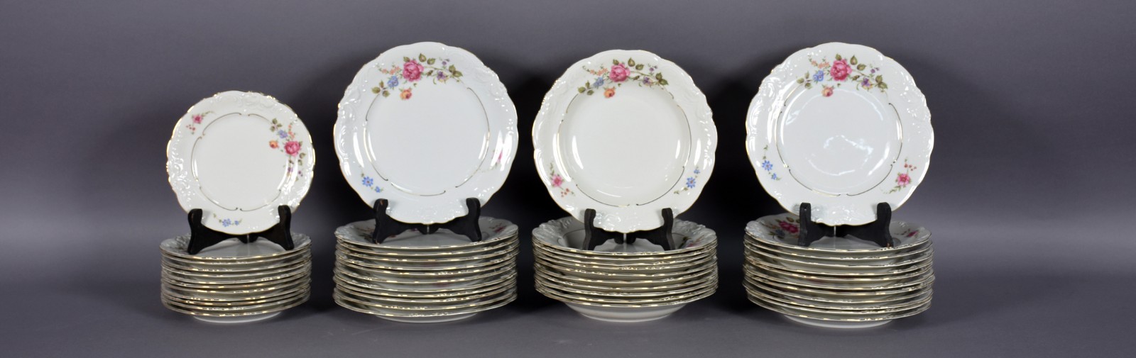 Aparelho de chá, café e jantar de porcelana KPM composto por 24... - foto 4 de 8