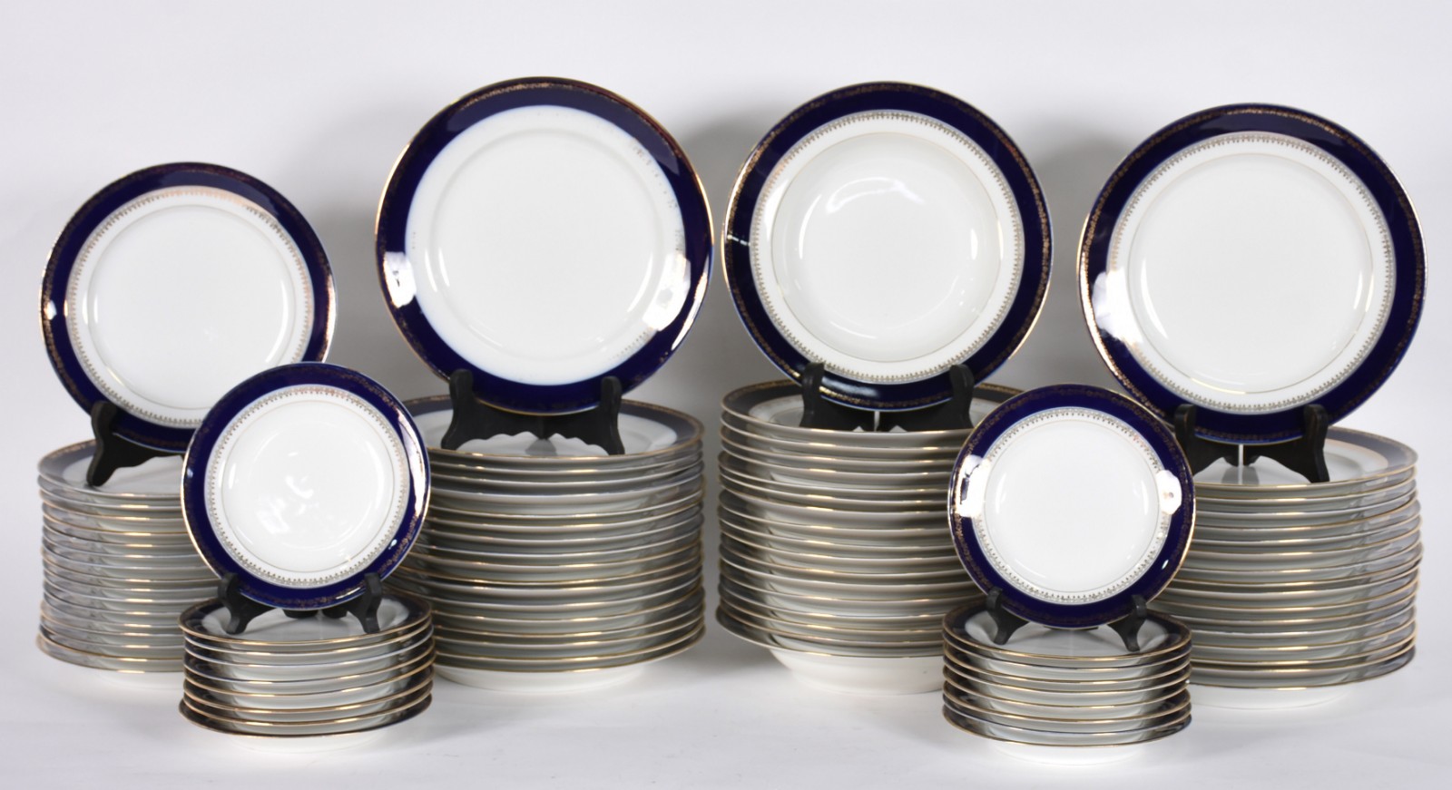 Elegante aparelho de jantar de porcelana portuguesa Vista Alegre... - foto 2 de 8