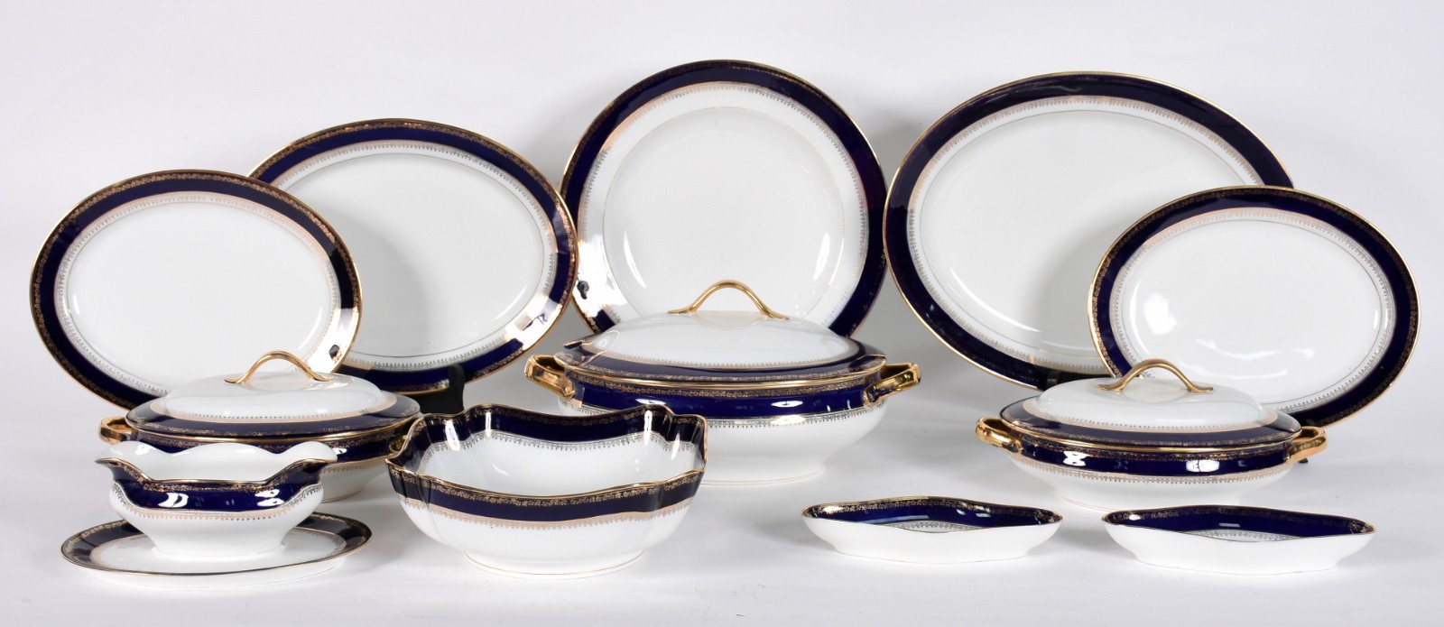 Elegante aparelho de jantar de porcelana portuguesa Vista Alegre... - foto 3 de 8